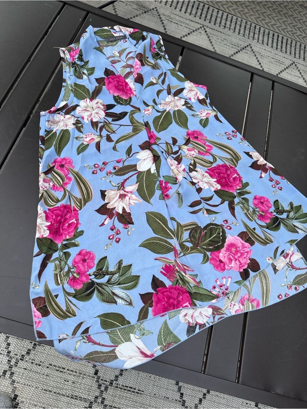 Suzy Shier Floral Halter Neck Women's Top - Sky Blue with Pink Blooms XS NWOT